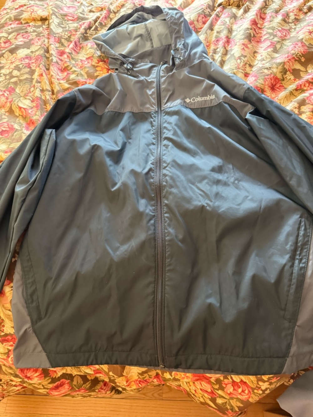 Columbia Black/Gray Hooded windbreaker Mens Large. Excellent used condition - Picture 5 of 6